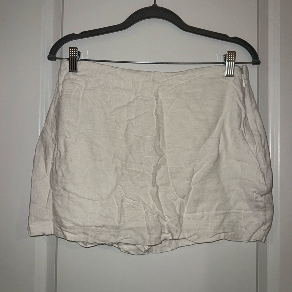 Abercrombie & Fitch Cream Mini Skirt